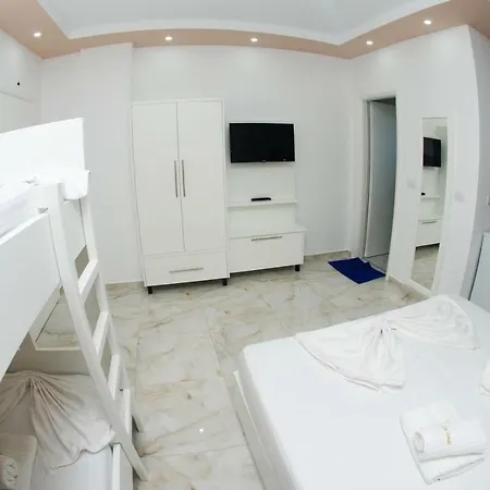 Landi Hotel