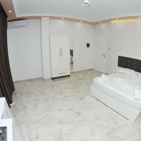 Landi Hotel