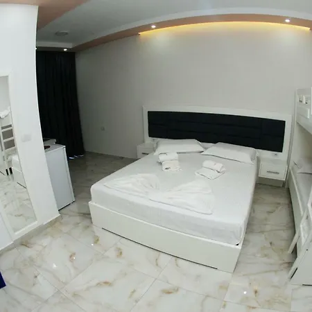 Landi Hotel 3*